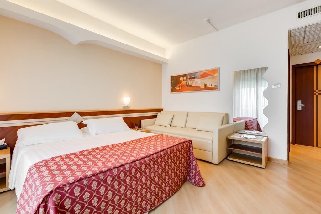 Hotel Europa Beach Village Giulianova Εξωτερικό φωτογραφία