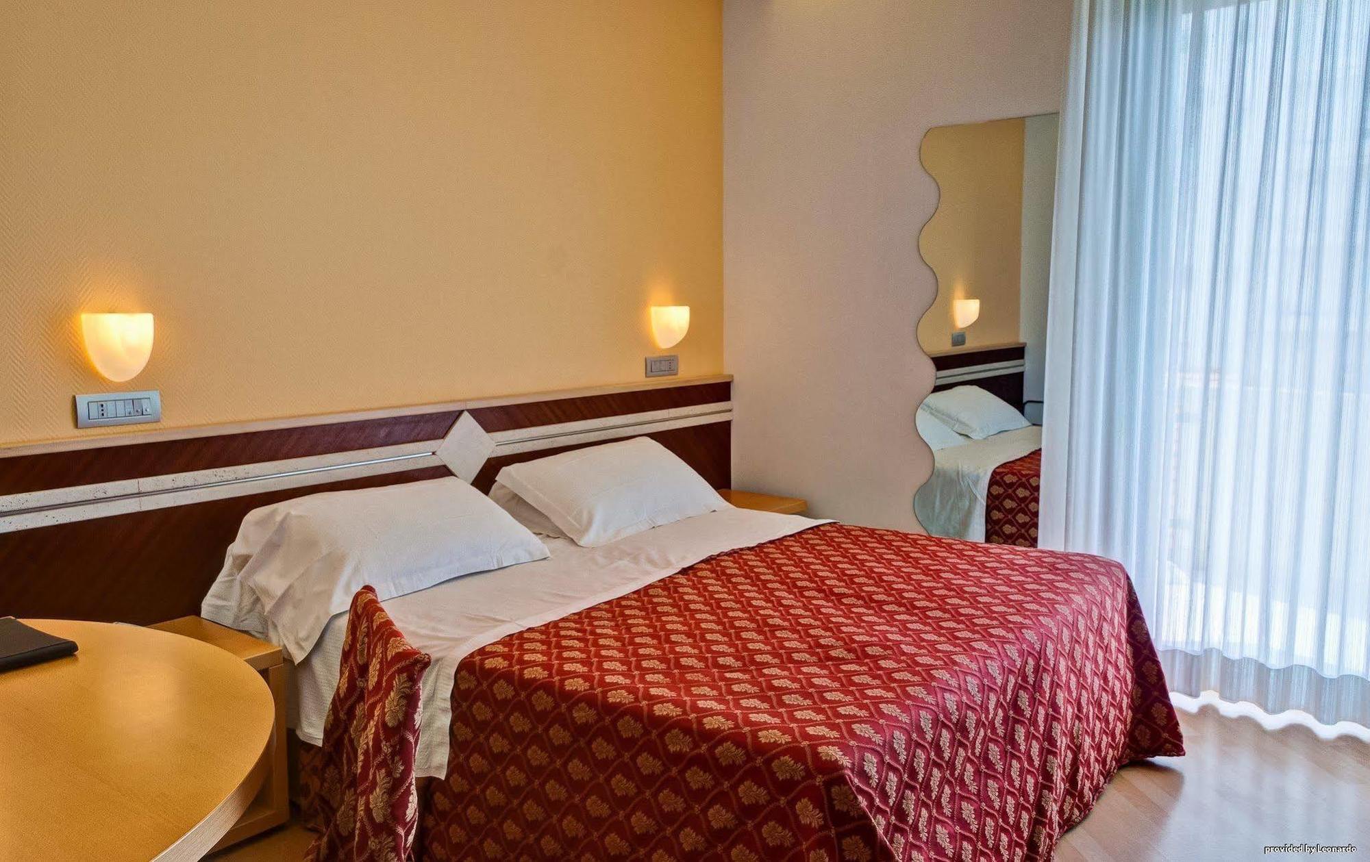 Hotel Europa Beach Village Giulianova Εξωτερικό φωτογραφία